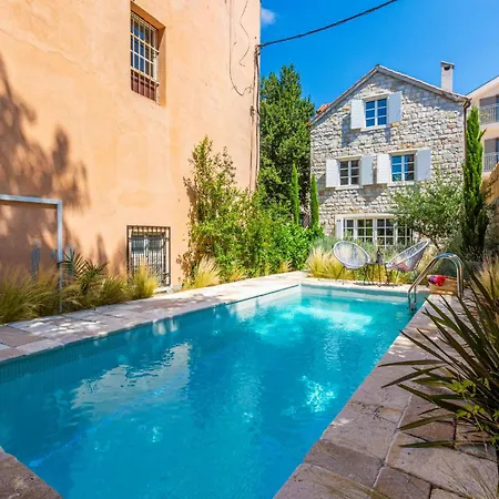 Будинок відпочинку Stunning In With Outdoor Swimming Pool *