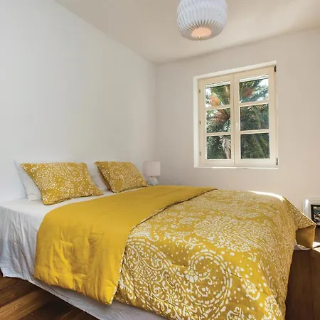 Stunning In With Sauna Split