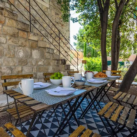 Дом отдыха Stunning Home In Split With Outdoor Swimming Pool